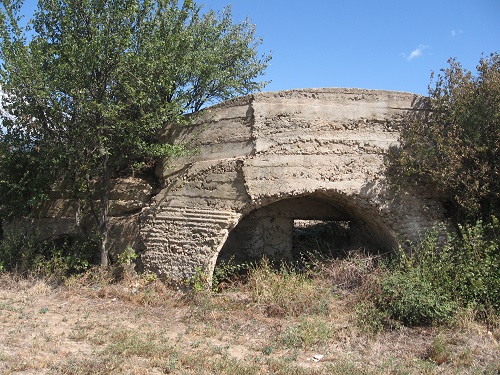 An Bulgarian artillery bunker in the plain in front of the village of Nikolic (Alan Wakefield, September 2017).