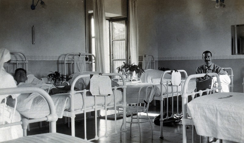 British Red Cross Hospital, Turin hospital ward with male patients c.1918 (Wellcome Collection)